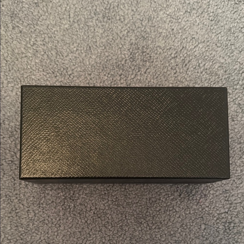 Prada Black Box - Picture 4 of 4